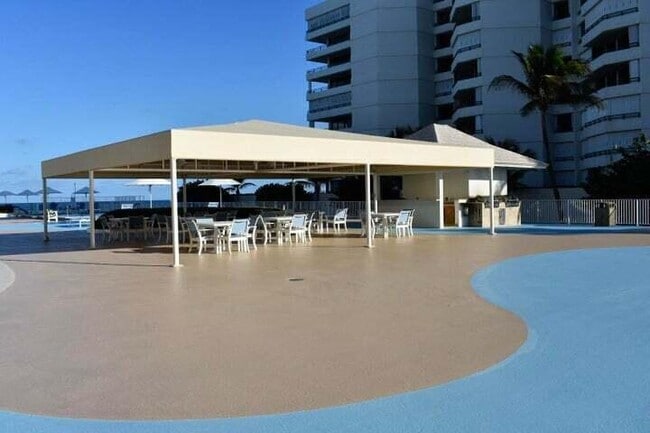 Building Photo - 3546 S Ocean Blvd