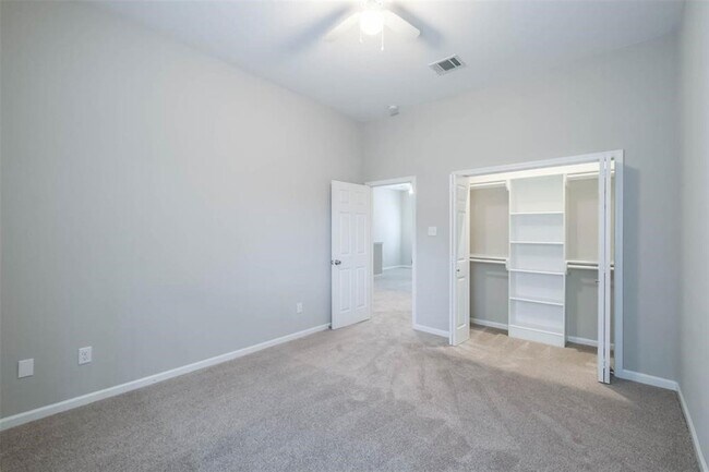Building Photo - 3207 Avenue O