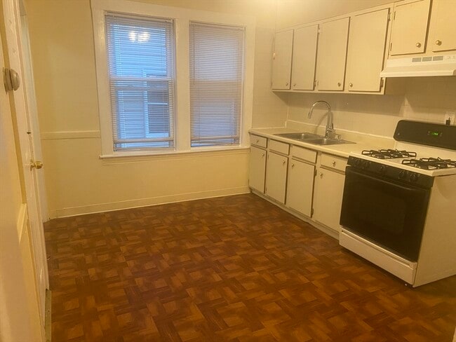 Building Photo - 242 Hyde Park Ave