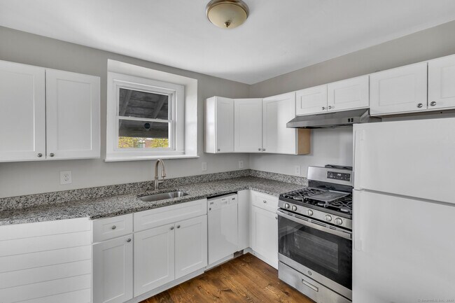 Building Photo - 82-86 Water St