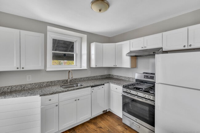 Building Photo - 82 Water St