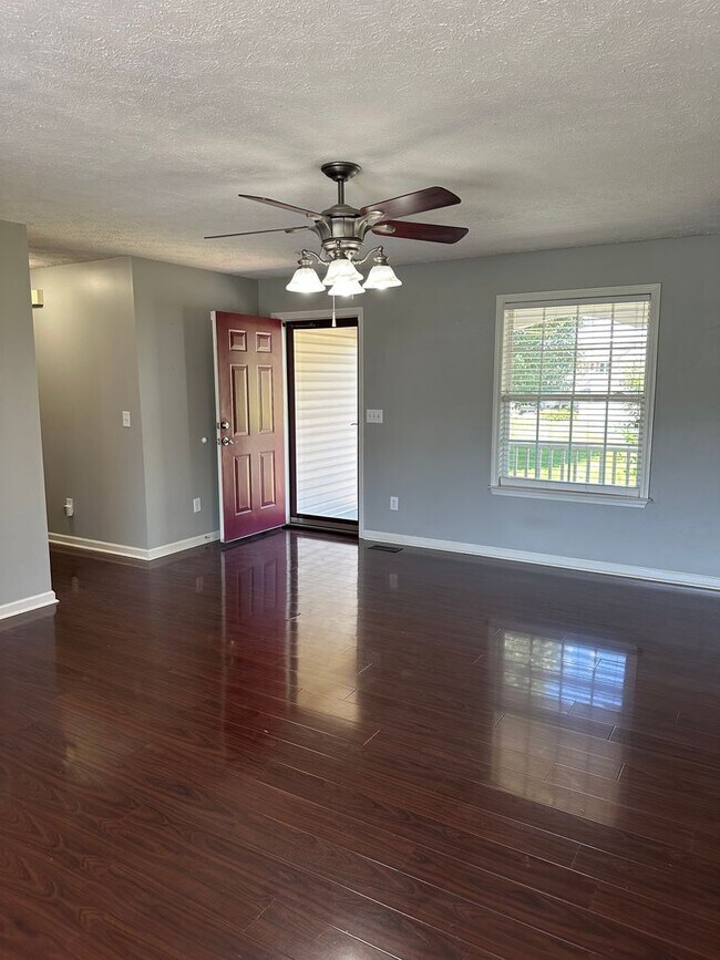 Building Photo - 2024 Stafford Dr