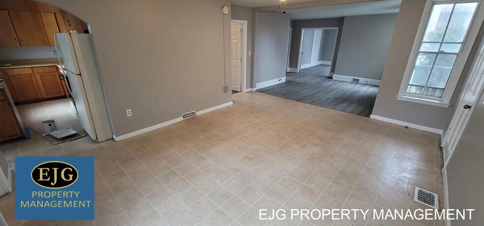 Building Photo - 454 Dubuque St