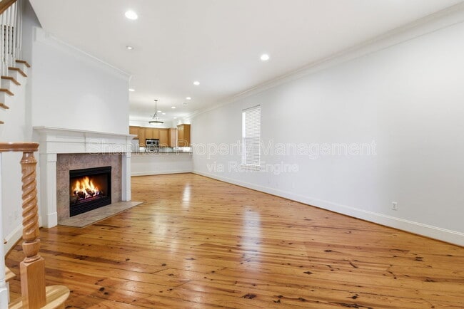 Building Photo - 4424 Blossom St