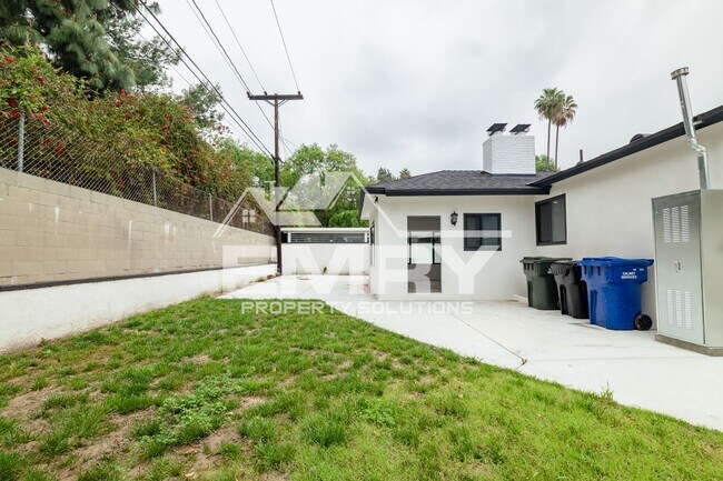 Building Photo - Amazing Deal 3 Bed 2 Bath House Plus ADU in Arrington Ave Downey
