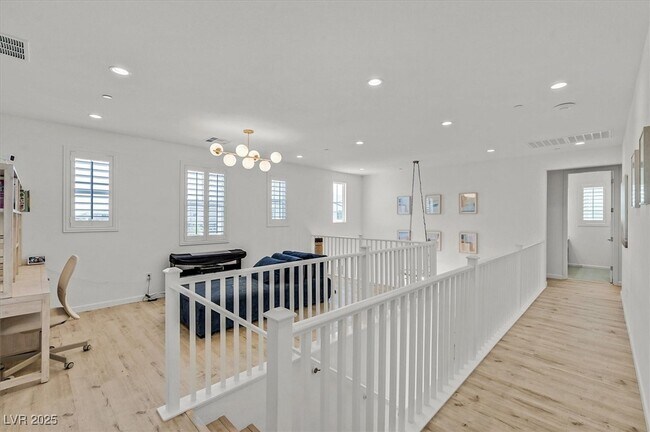 Building Photo - 10112 Pleasant Knoll Ave