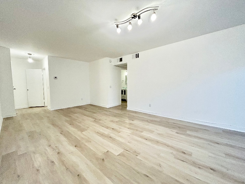 Building Photo - 1849 S Bentley Ave