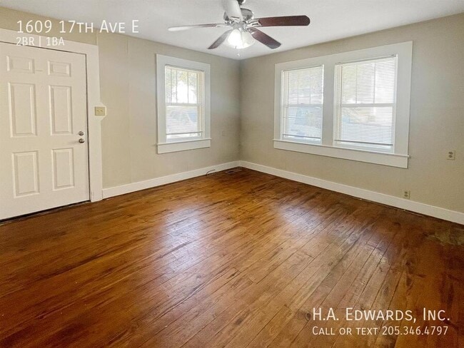 Building Photo - 1609 17th Ave E