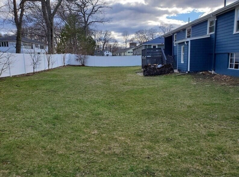 Building Photo - 61 Oakley Ln