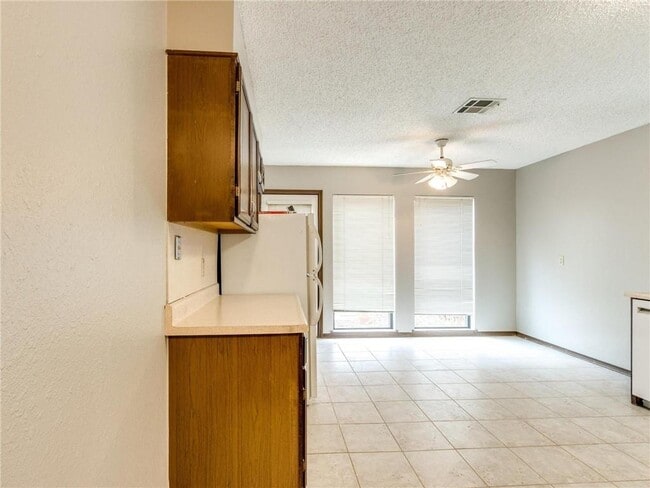 Building Photo - 1220 Sequoyah St