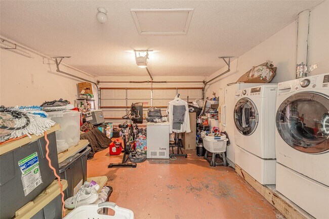 Building Photo - 9138 SW 167th Ct