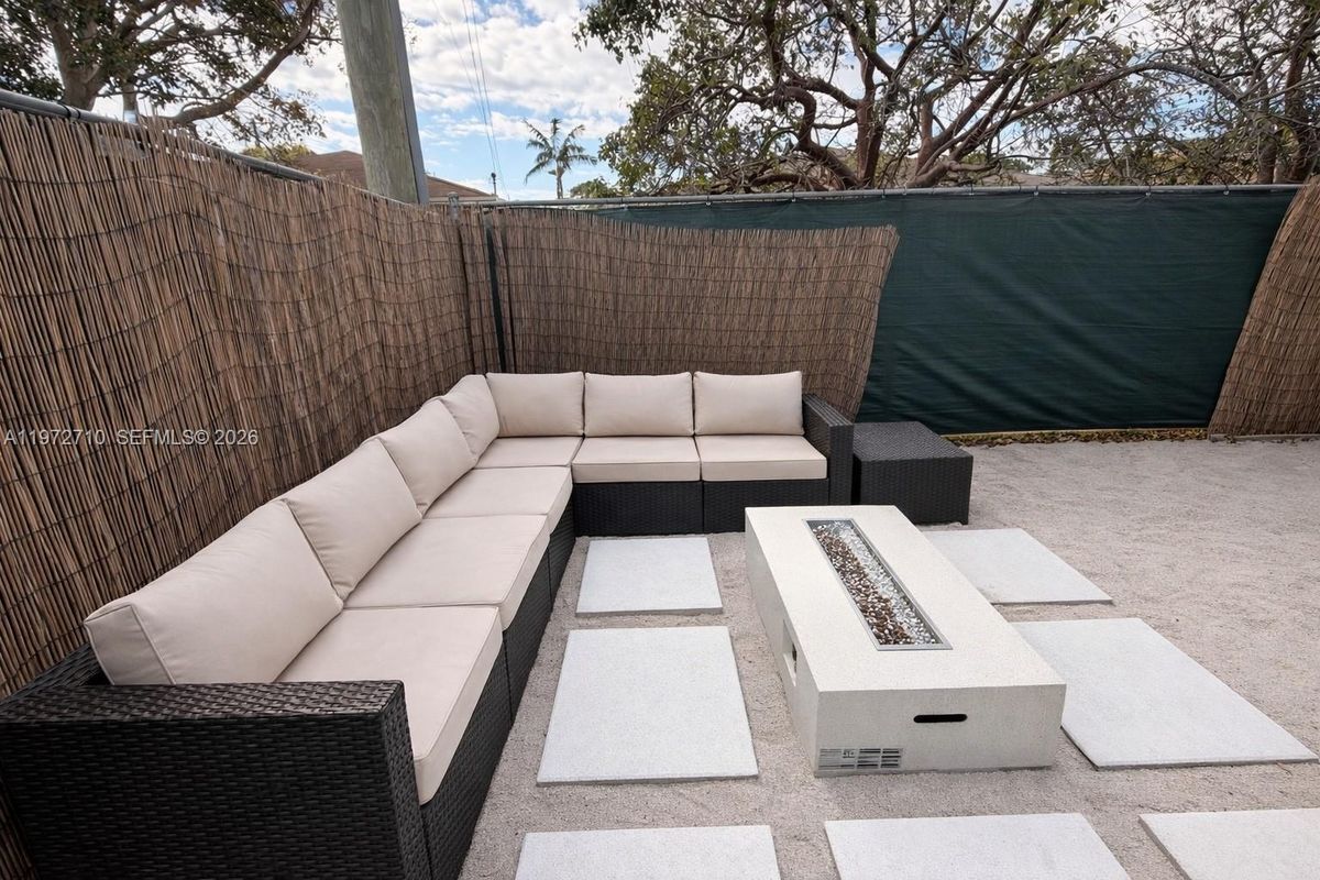 Building Photo - 2804 NW 7th Ave