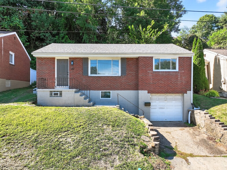Primary Photo - 83 Cedar Ave