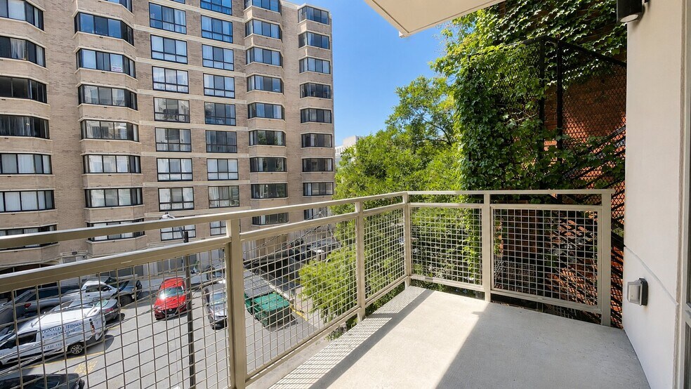 Building Photo - 1224 M St NW
