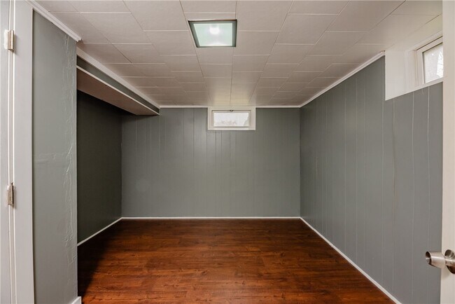 Building Photo - 416 W Spruce St