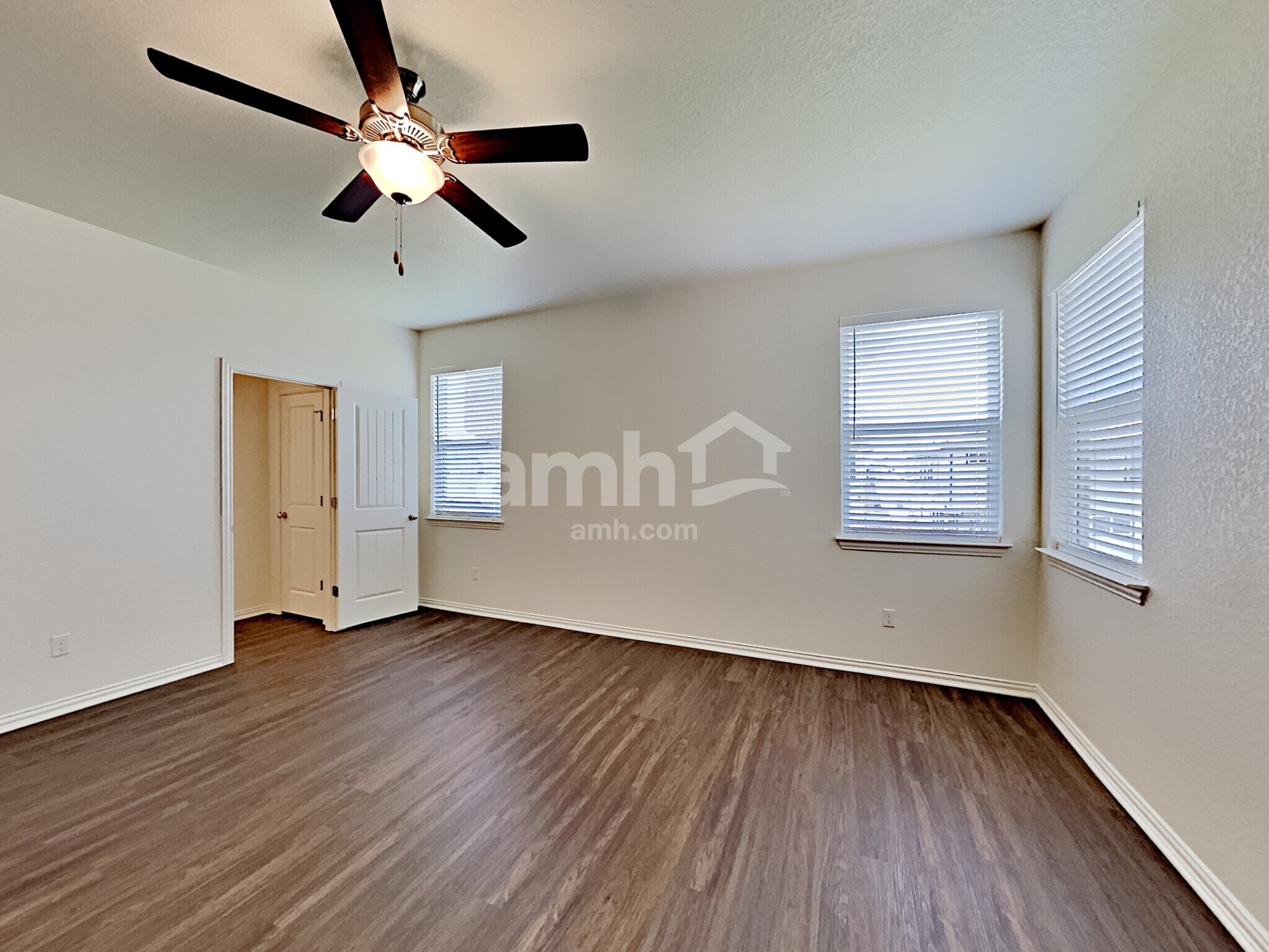 Building Photo - 2721 Wolfcreek