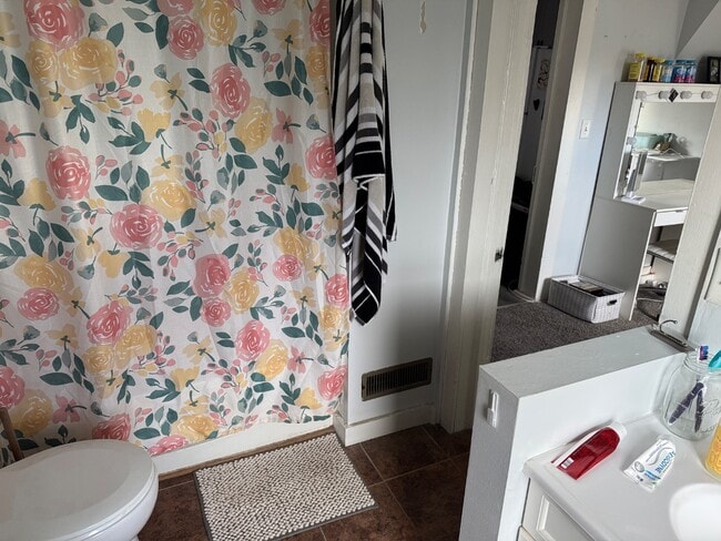 Building Photo - 526 Liberty St