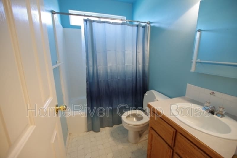 Building Photo - 2806 Mink Pl