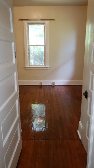 Building Photo - 523 Fayette St
