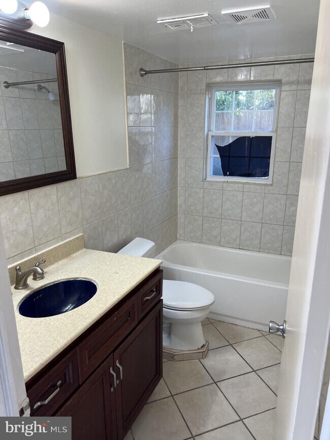 Primary Photo - 200 Grandview Rd