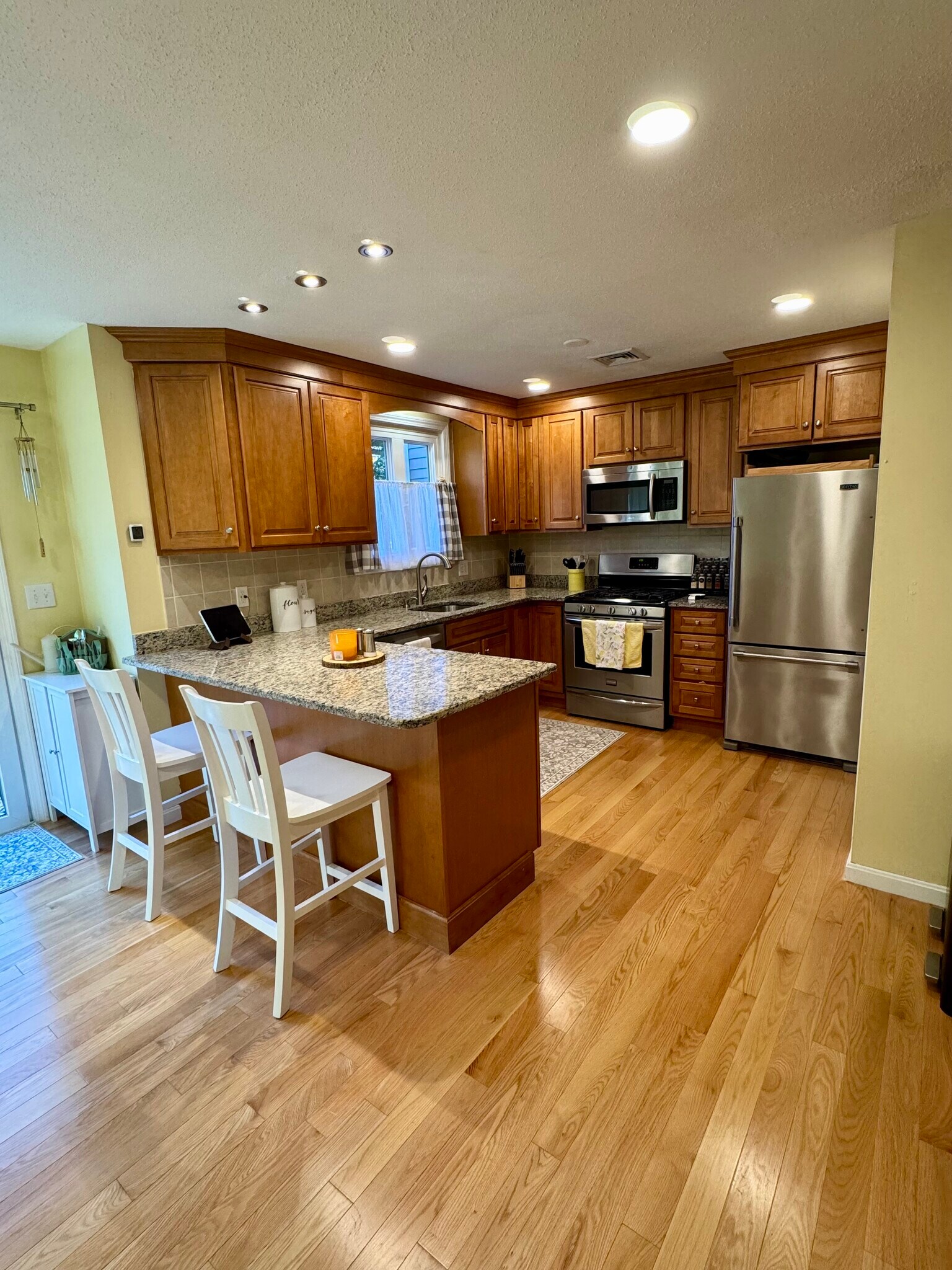 Building Photo - 275 Donohue Rd