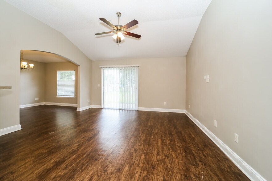 Building Photo - 2631 Creek Ridge Dr