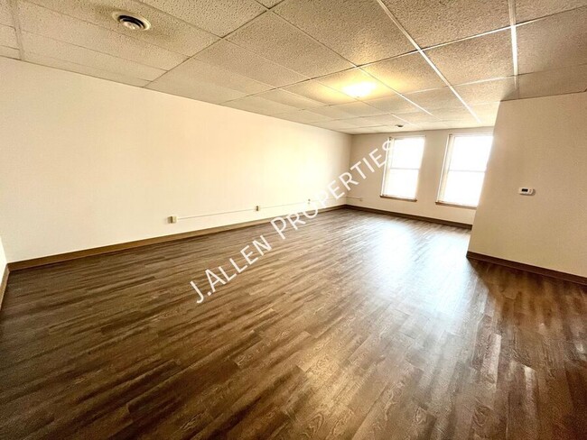 Building Photo - Downtown Norfolk 1 bed/1 bath