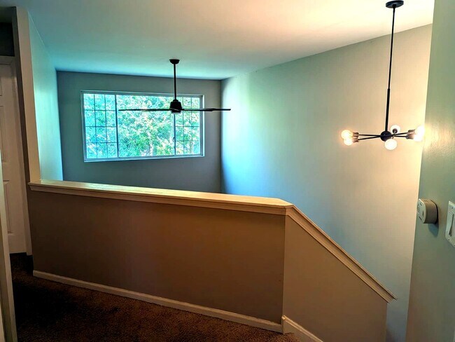 Building Photo - 3125 Anton Dr