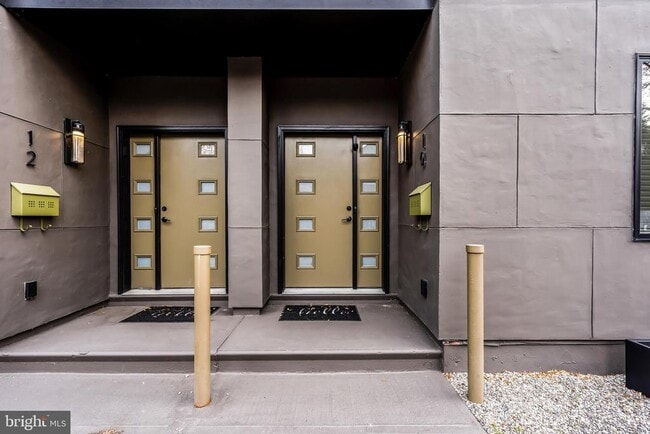 Building Photo - 10 McCready's Alley