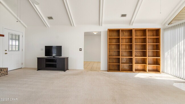 Building Photo - 6217 Wallace Rd