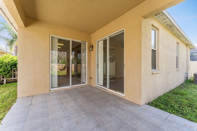 Building Photo - Absolutely stunning 3BR/2BA & 2-Car Garage home in highly sought-after Ballantrae community