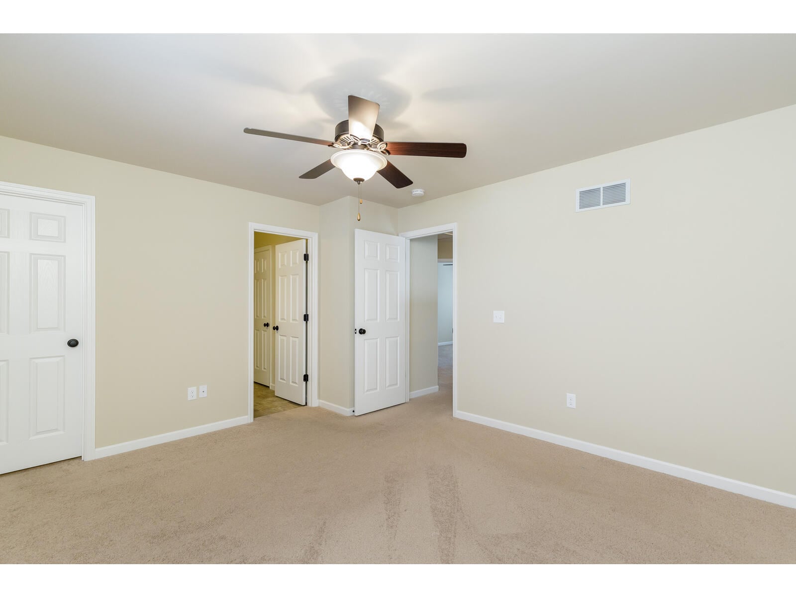 Building Photo - 810 Waler Dr