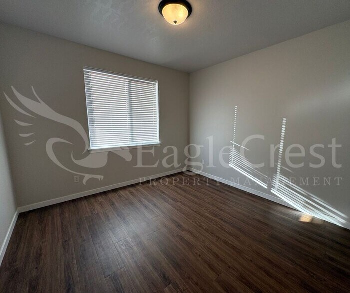 Building Photo - Herbert PL