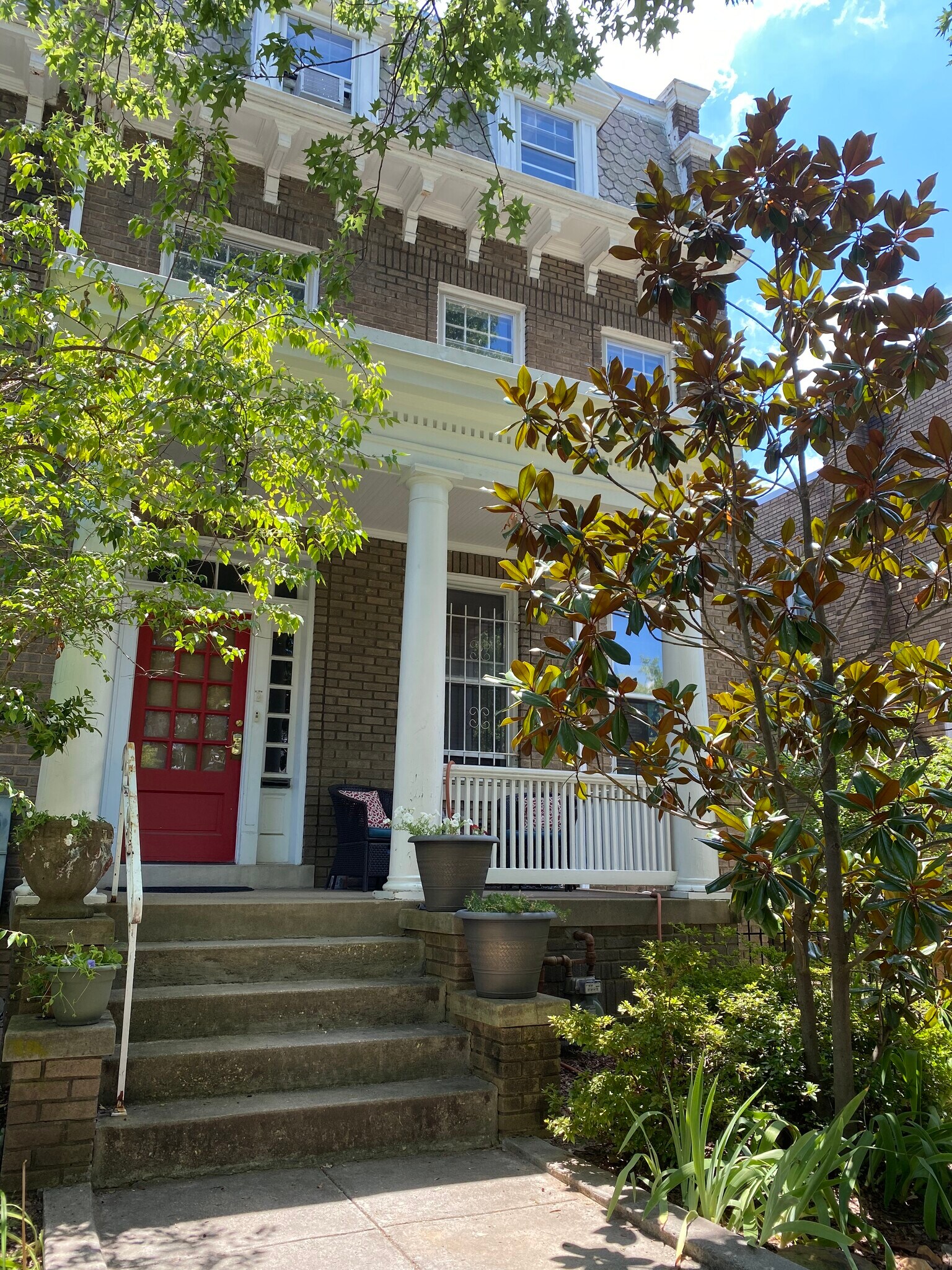 Building Photo - 1662 Hobart St NW