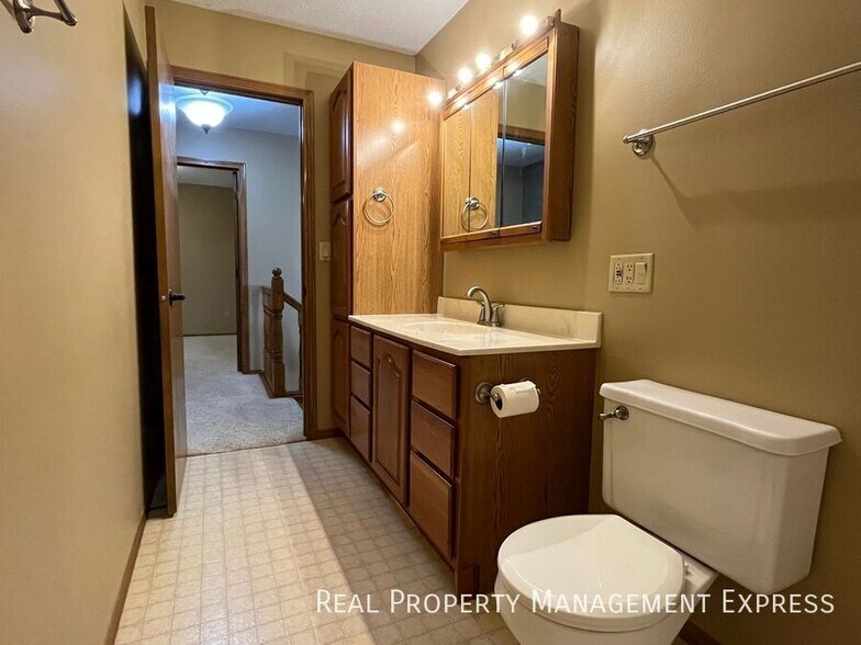 Building Photo - 3 BED 2 BATH HOME NEAR MORNINGSIDE PARK