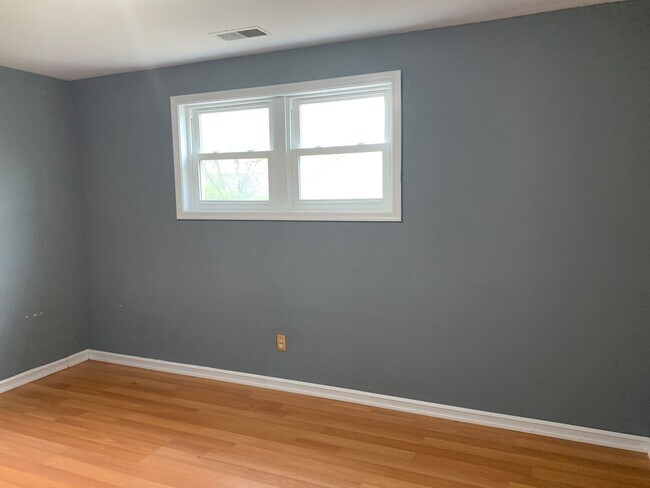 Building Photo - COMING SOON! Beautiful 4 Bedroom Home in M...