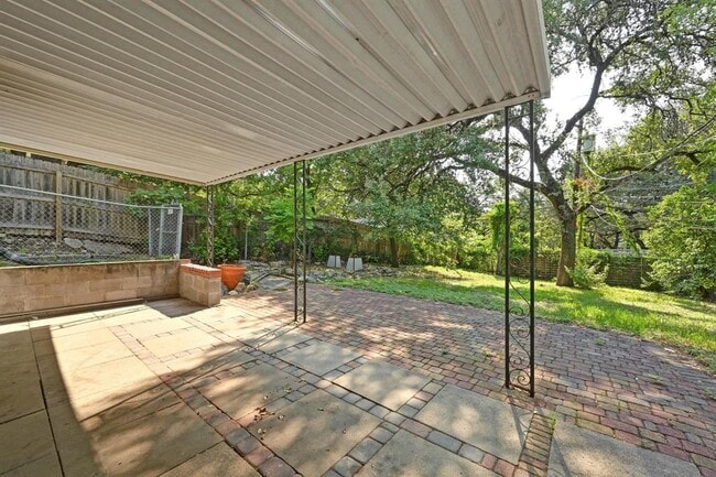 Building Photo - 1507 Travis Heights Blvd
