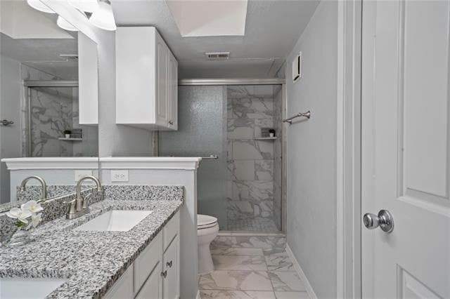 Building Photo - 9910 Royal Ln