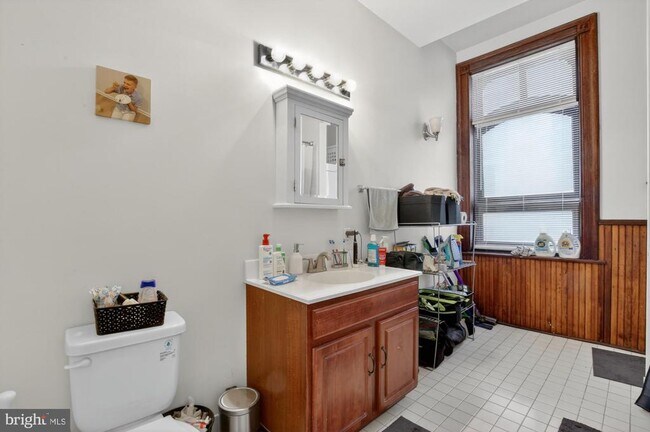 Building Photo - 35 S 13th St