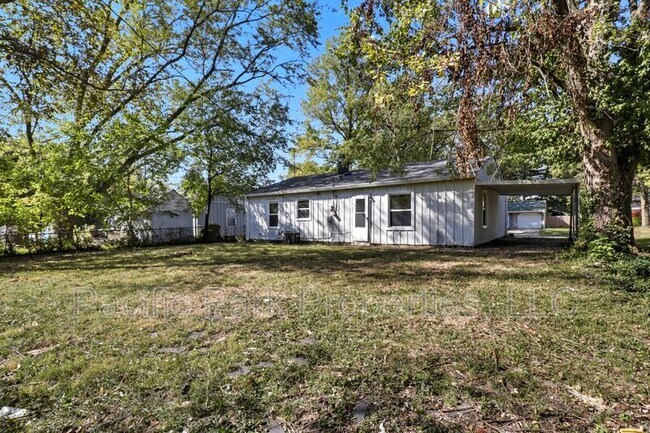 Building Photo - 3639 Richelieu Rd