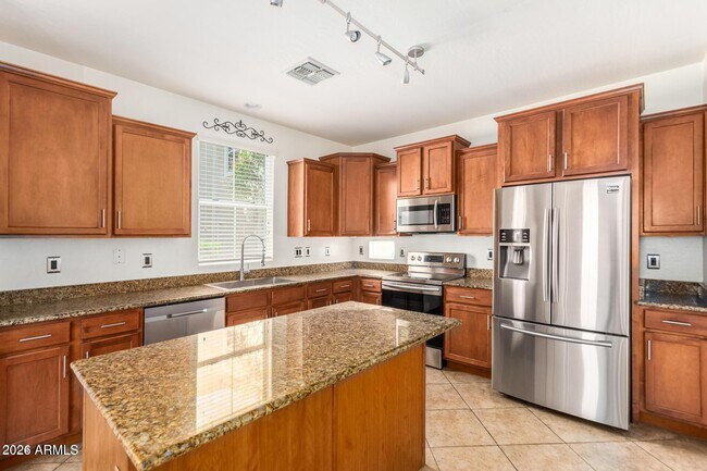 Building Photo - 4334 E Carla Vista Dr