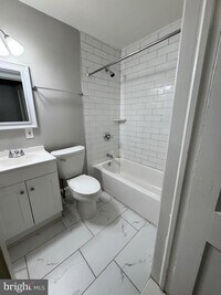 Building Photo - 1104 Meridene Dr