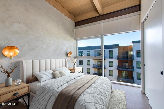 Building Photo - 4747 N Scottsdale Rd