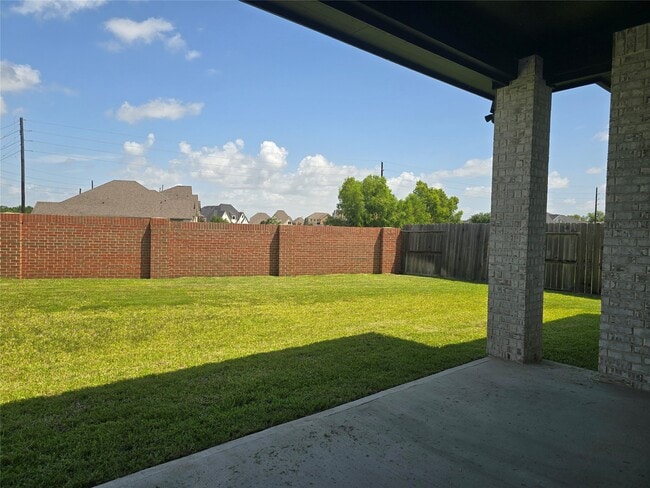 Building Photo - 8711 Fox Trail Dr