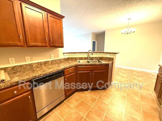 Building Photo - 9400 Clubview Dr