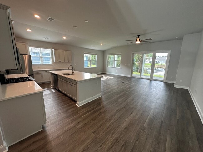 Building Photo - 1840 Hardwood Ct