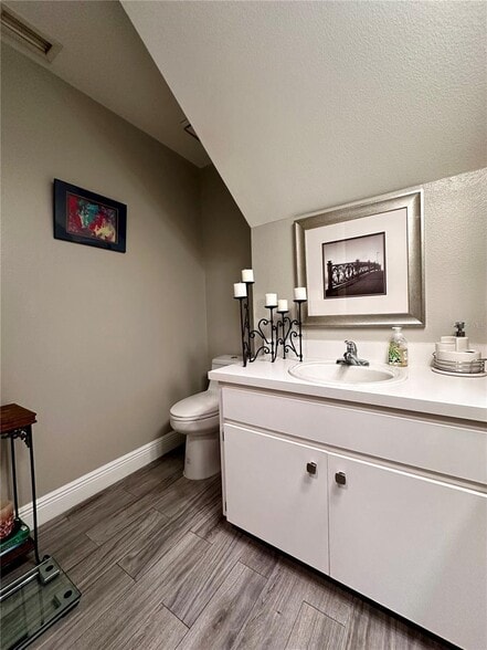 Building Photo - 2879 Thaxton Dr