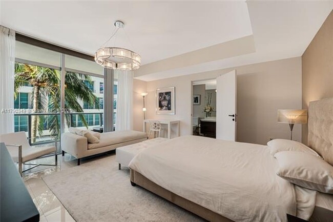 Building Photo - 3737 Collins Ave