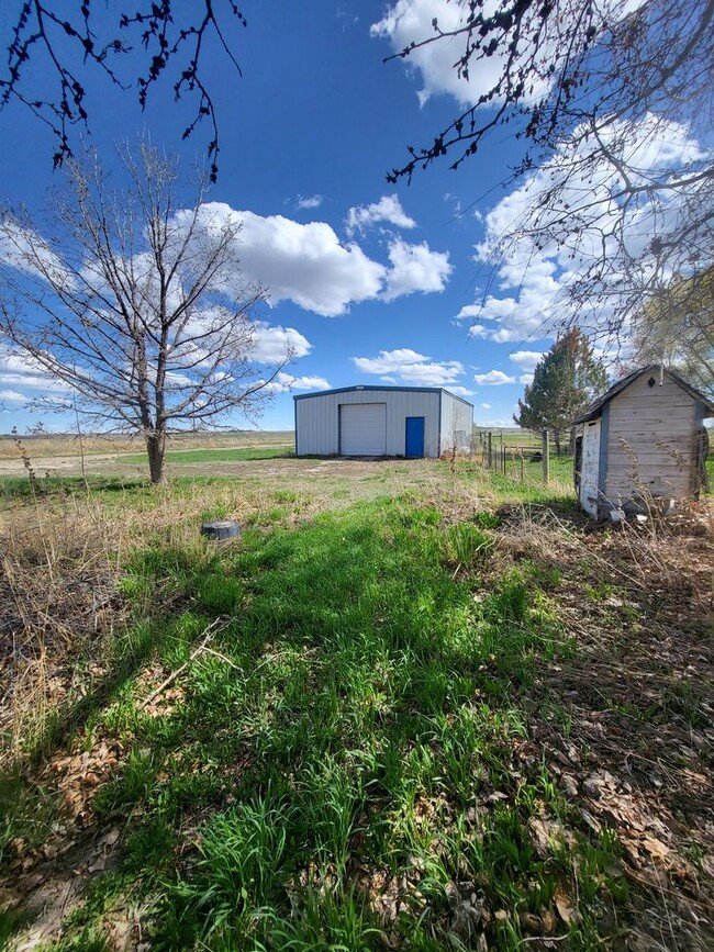 Building Photo - Home in Riverton