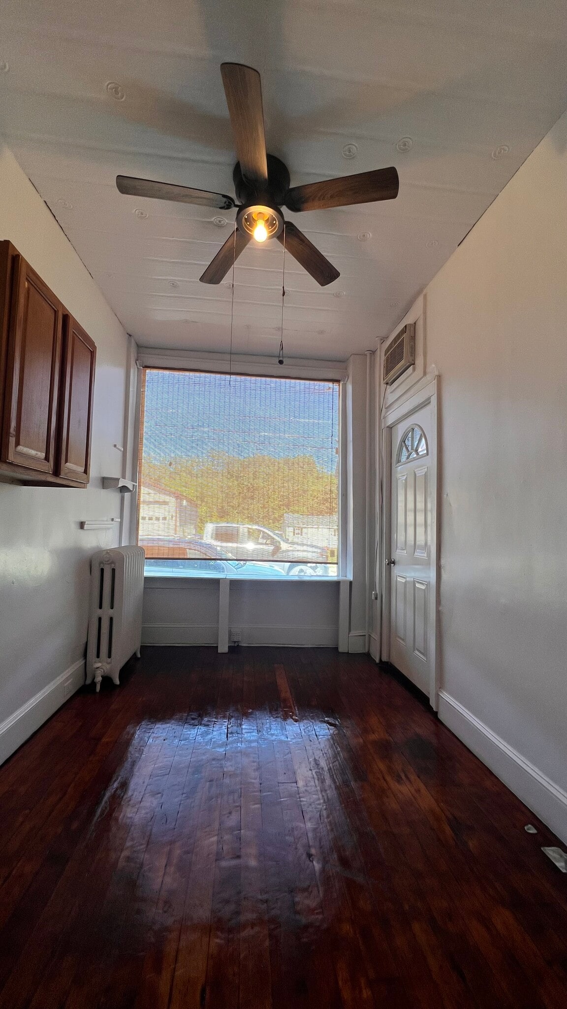 Private Room w/ AC - 44 E Bacon St